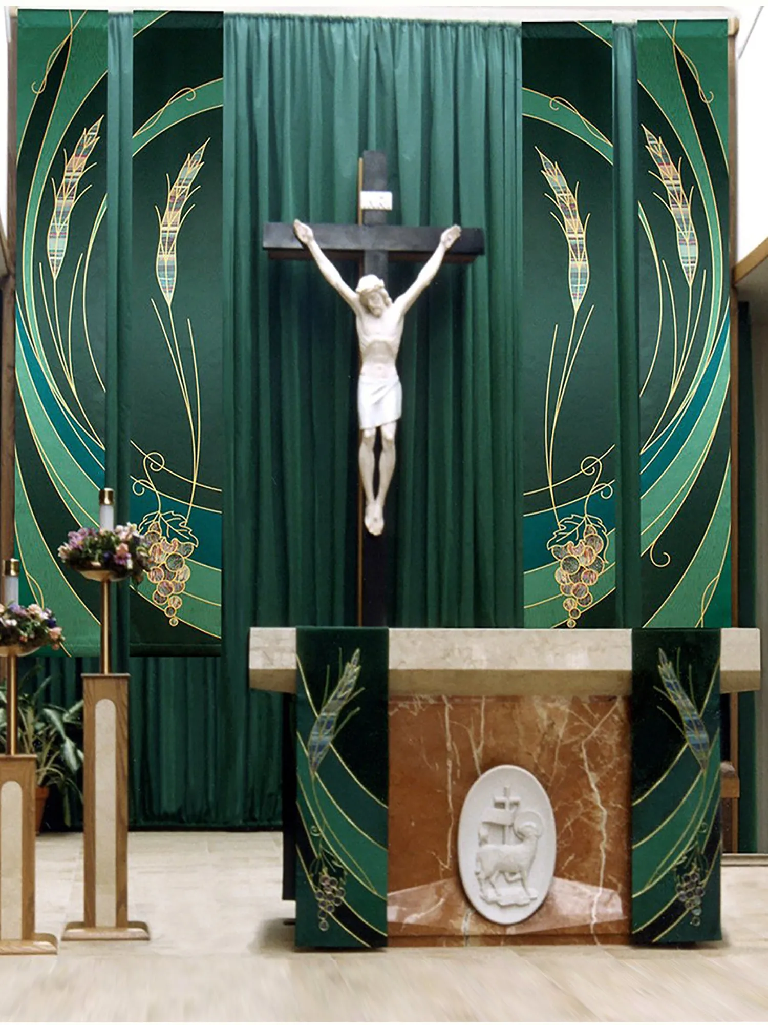 Ordinary Time Eucharistic Green Banners and Altar Scarves